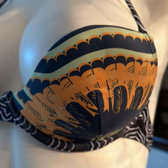 🎀 Andrea Iyamah bikini top small looks new swim wear - Picture 2 of 8